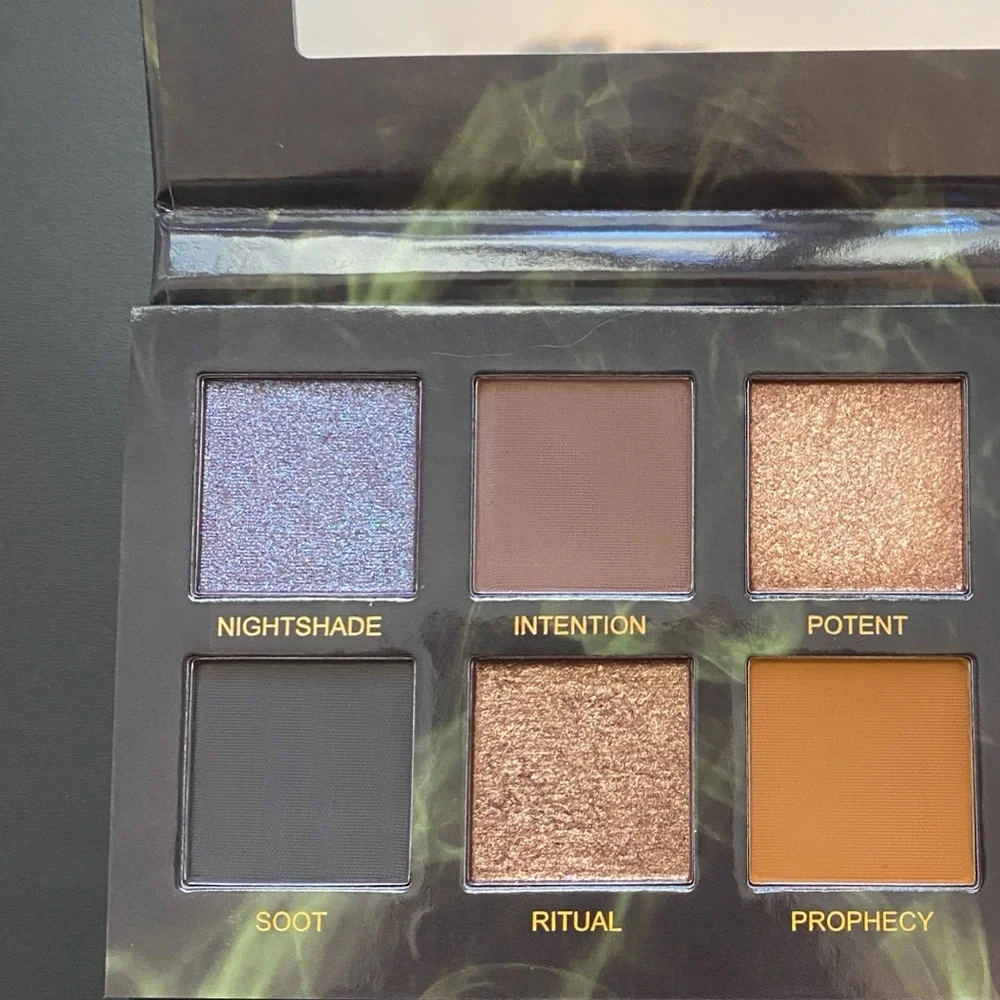 Unearthly Cosmetics Sorcerer Smoke palette BNIB - Picture 4 of 7